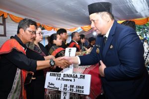 Bupati Samosir Pimpin Upacara Kenegaraan Pemakaman Camat Palipi Roberd Sinaga