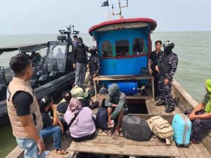 Bravo !! Operasi Gabungan TNI AL dan Imigrasi Berhasil Gagalkan Penyelundupan PMI