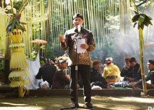 Plt. Bupati Tulungagung, Ahmad Baharudin, Tegaskan Pentingnya Pelestarian Tradisi Ulur-Ulur Telaga Buret
