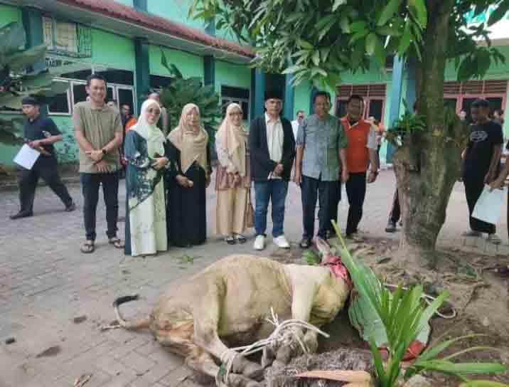 MAN 2 Model Medan Sembelih 8 ekor Lembu