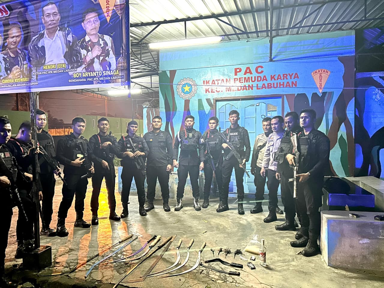 Patroli Skala Besar Brimob Polda Sumut Sisir Belawan, Sajam hingga Miras Diamankan