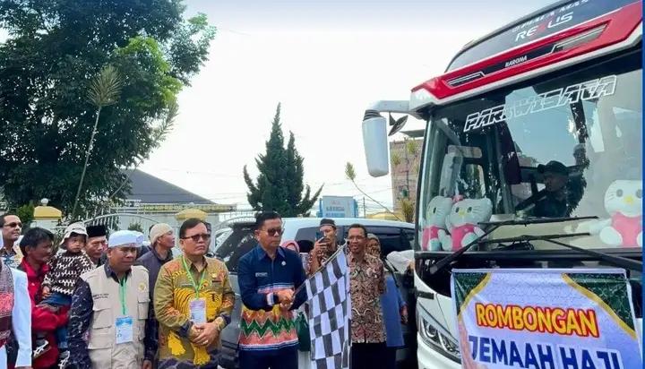 Pemkab Karo Lepas Calon Jemaah Haji Tahun 2026 di Masjid Agung Kabanjahe