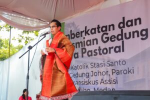 Resmikan Gedung Karya Pastoral Stasi St. Yosep, Rico Waas: Rawat Anak, Rawat Bangsa