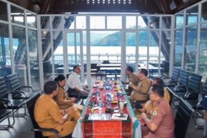 Bupati Samosir Serahkan Hewan Qurban Bantuan Presiden dan Pemkab, Perkuat Toleransi dan Kepedulian Sosial