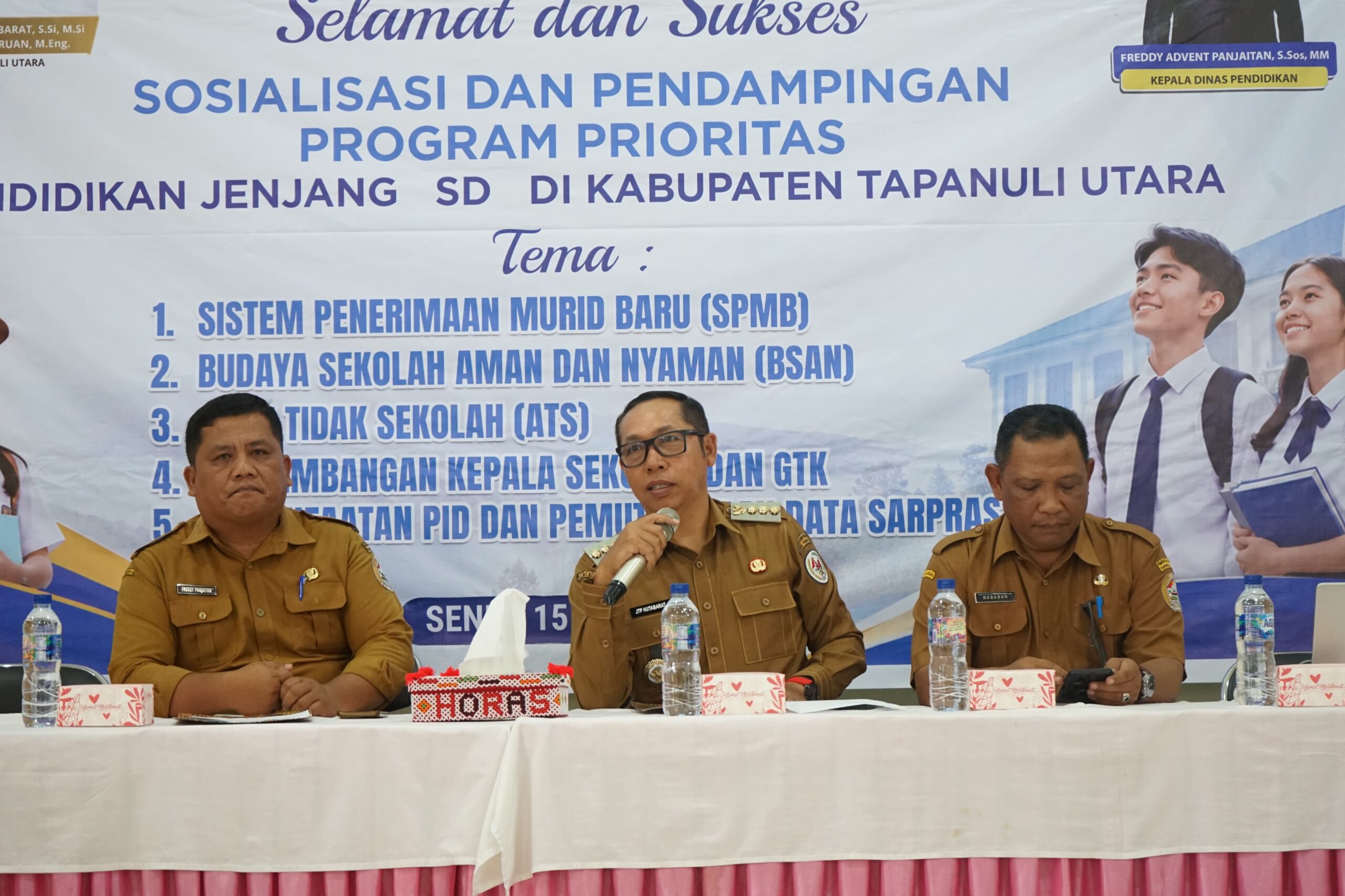 Bupati Taput Tekankan Pendidikan Karakter di Tengah Era AI