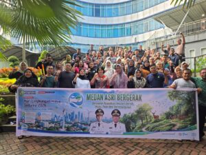 Dukung Medan Asri Bergerak,Sekretariat DPRD Medan Gelar Gotong Royong Masal