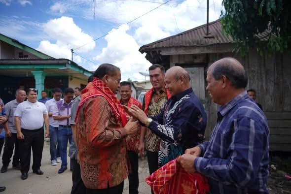 Dekatkan Pelayanan, Bupati Karo Jemput Aspirasi Lewat Sambang Warga di Desa Samura