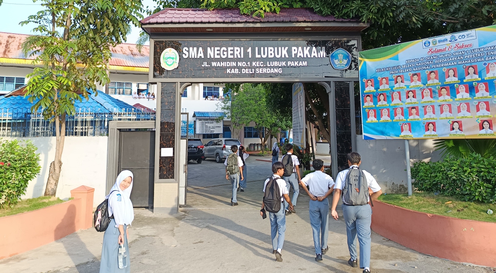 ‎100 Siswa SMAN 1 Lubuk Pakam Lulus di Berbagai PTN ‎