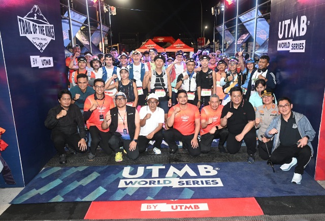 Gubsu Lepas Pelari Dunia Trail of The Kings UTMB di Pangururan 