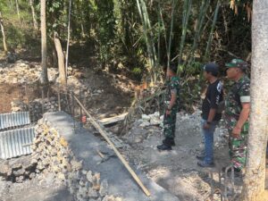 Komandan Kodim Tulungagung Tinjau Pembangunan Jembatan Garuda Rejosari