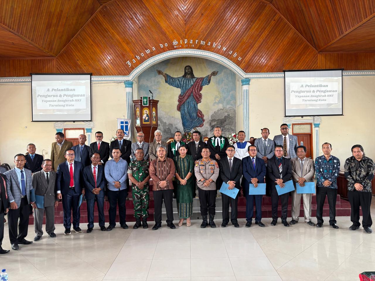 Pemkab Taput Hadiri Ibadah Minggu II Dung Trinitatis dan Pelantikan Pengurus Yayasan Anugerah HKI Tarutung Kota