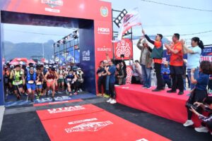 Runner 60K dan 28K Resmi Dilepas, Ratusan Pelari Mancanegara Bersiap Taklukkan Jalur Ekstrem di Samosir