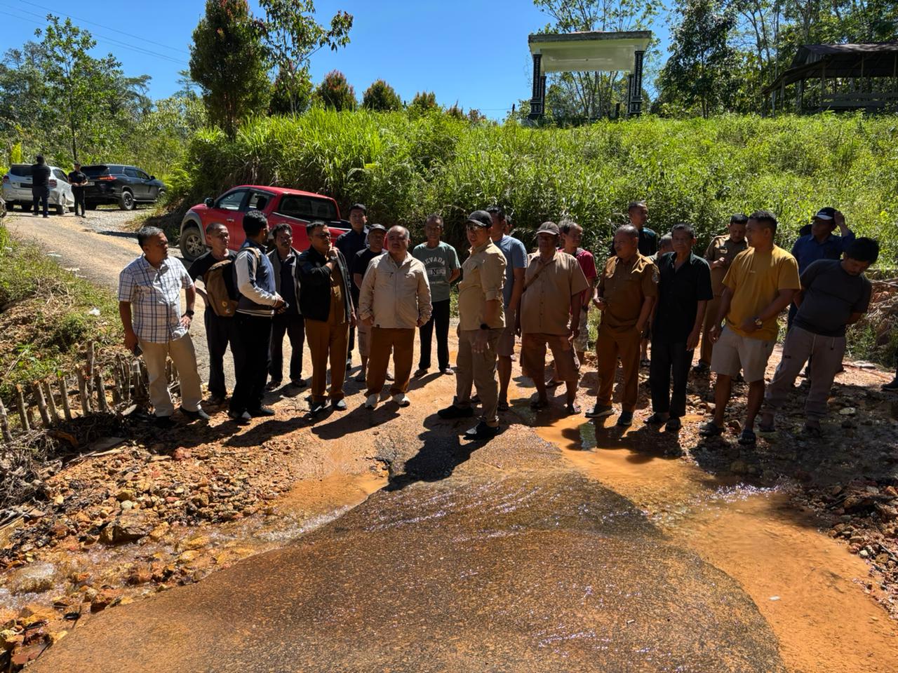 Sinergi Lintas Provinsi, Bupati JTP Hutabarat Tinjau Pemulihan Jalan BKPSU dan Lokasi Huntap Bantuan Gubernur Jawa Barat