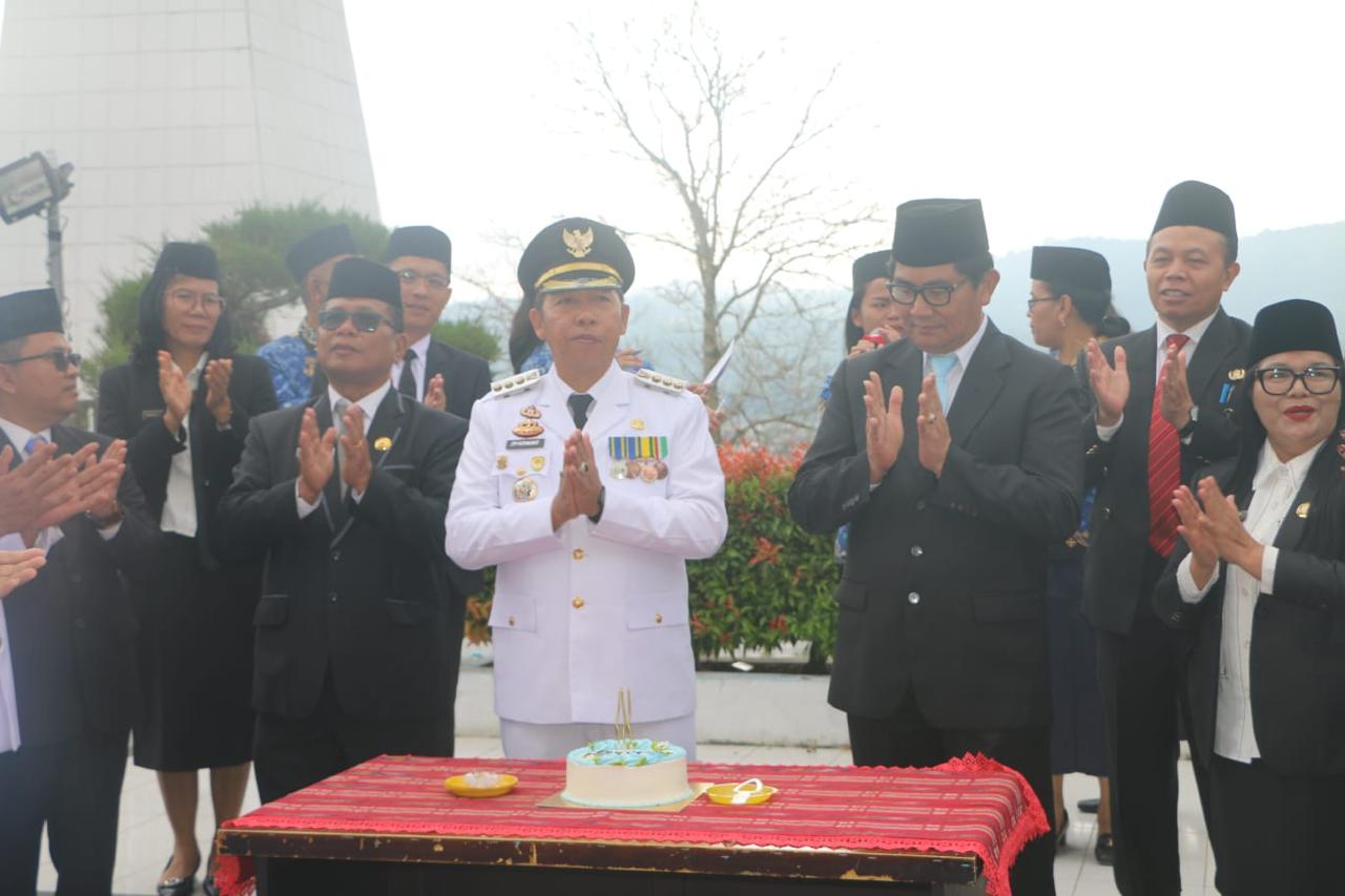 Bupati Taput Pimpin Upacara Hari Otonomi Daerah XXX