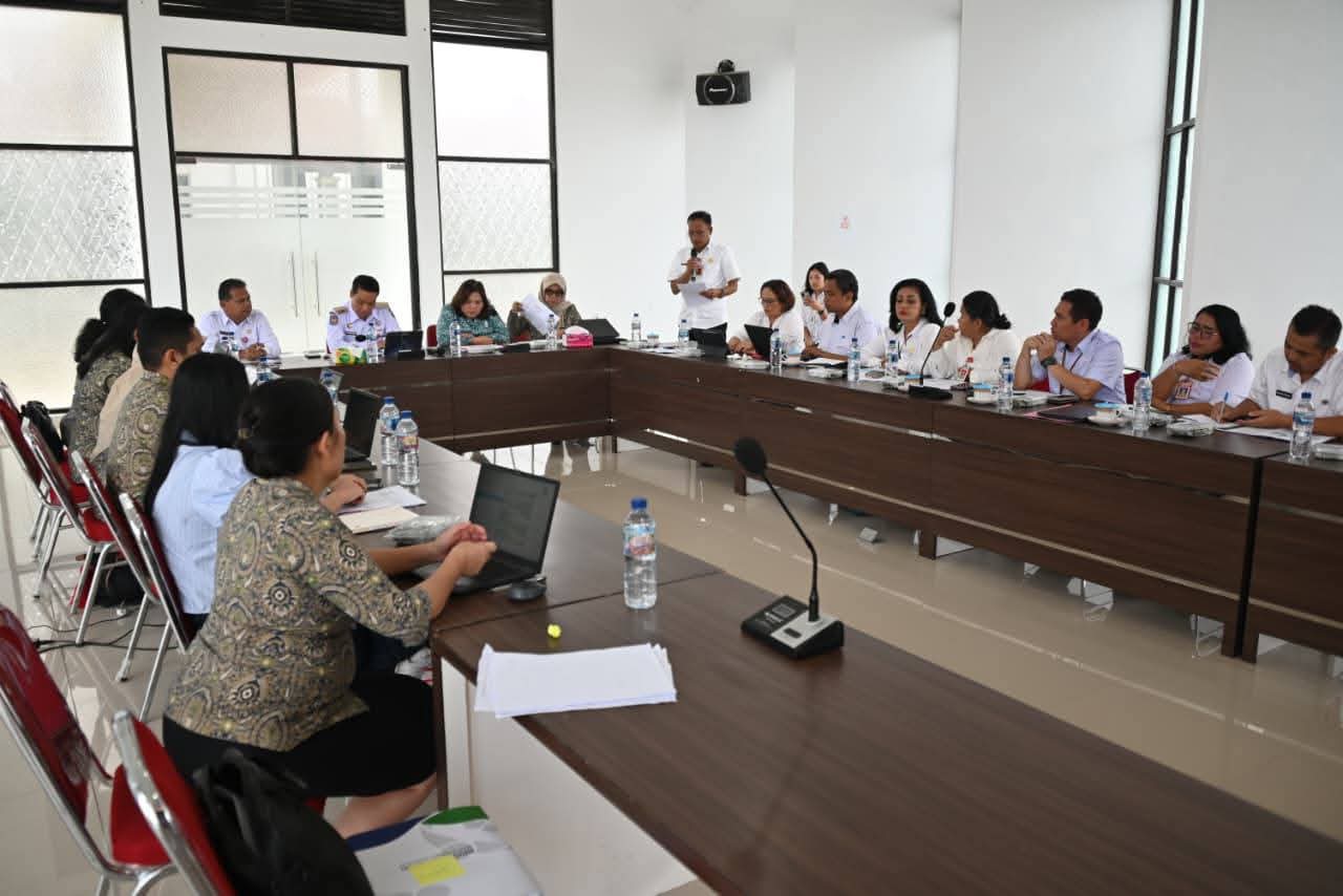 Bupati Humbahas Buka Forum Strategi UHC dan Kemitraan Fasilitas Kesehatan