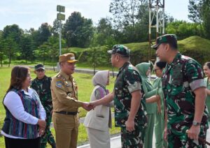 Bupati Humbahas Sambut Kunjungan Kerja Kasad Jenderal TNI Maruli Simanjuntak di Bandara Silangit