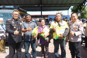 Hari Bhayangkara ke-80, Polda Sumut Salurkan Bantuan Beras untuk Penggali Kubur, Bilal Mayit hingga Tukang Becak