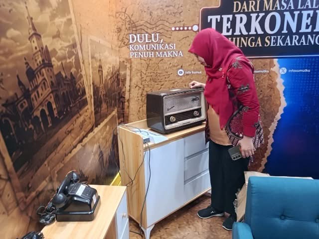 Dinas Kominfo Sumut Pamerkan Alat Telekomunikasi Era Klasik di PRSU
