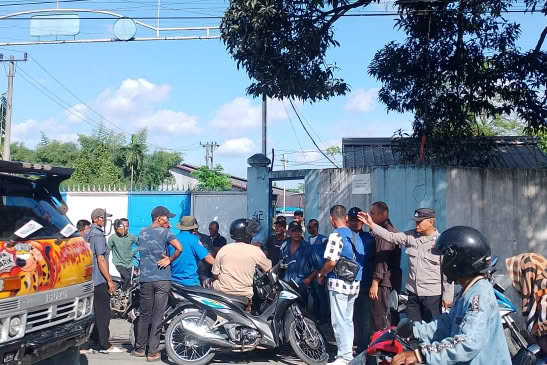 ‎2 Hari Pabrik Roti PT. Indonesia United Food Sigara-gara Didemo SPSI ‎