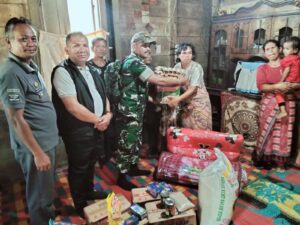 Pemkab Humbahas Salurkan Bantuan Sosial kepada Korban Kebakaran Rumah di Parlilitan