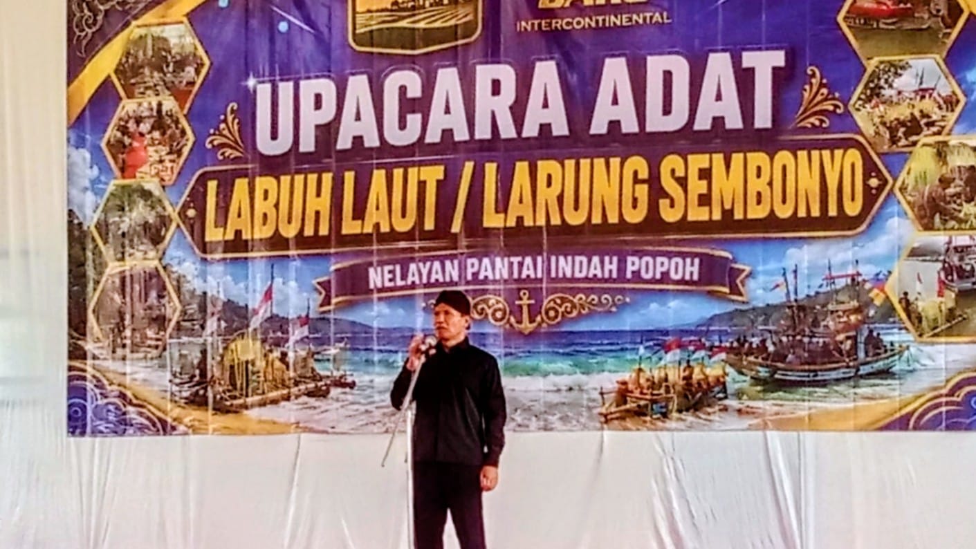 Plt Bupati Tulungagung Ahmad Baharudin Dorong Pelestarian Tradisi Larung Sembonyo di Pantai Popoh