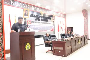 Sepakat, Bupati Samosir Bersama DPRD Tetapkan Perda Pertanggungjawaban Pelaksanaan APBD Tahun Anggaran 2025 dan Perda tentang Pengelolaan Sampah