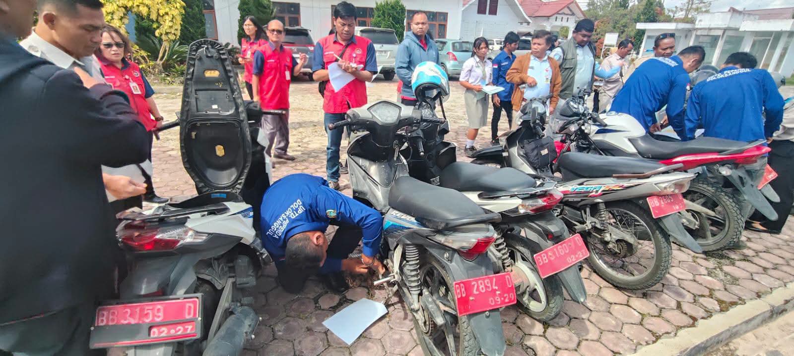 Tingkatkan PAD, Pemkab Humbahas Periksa Kendaraan Dinas