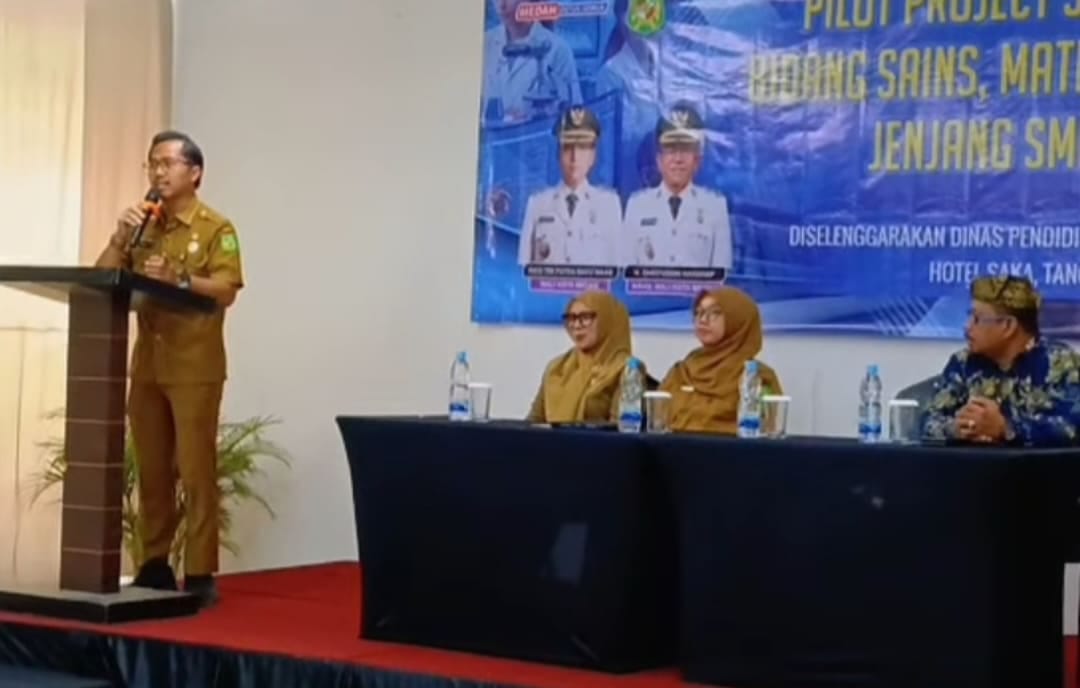 SMPN 1 dan SMPN 7 Medan Jadi Pilot Project Pembekalan Sains, Matematika, dan Bahasa Inggris