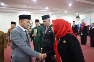 Lantik 16 Pejabat, Mahyaruddin Salim Tegaskan Fokus Peningkatan Kinerja, Inovasi, Kolaborasi, Disiplin