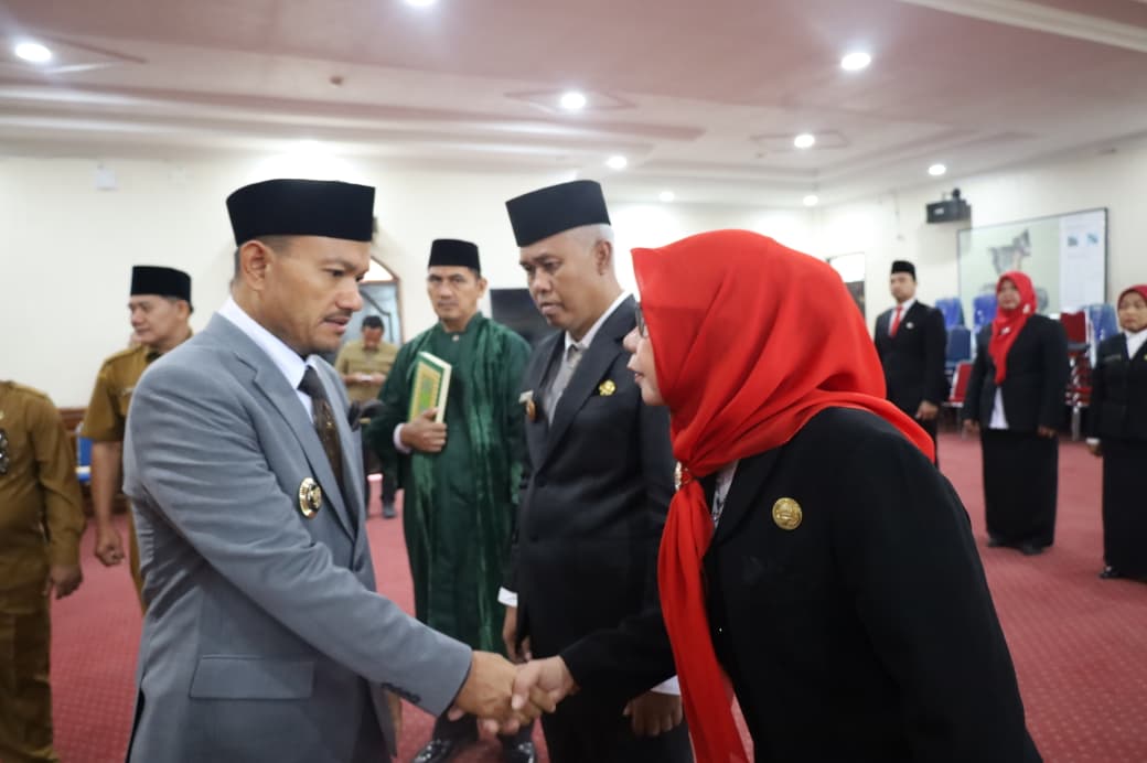Lantik 16 Pejabat, Mahyaruddin Salim Tegaskan Fokus Peningkatan Kinerja, Inovasi, Kolaborasi, Disiplin