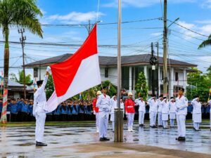 Hujan Gerimis Warnai Upacara HUT ke-81 RI, Semangat Kemerdekaan Tetap Berkobar di Tanjab Barat