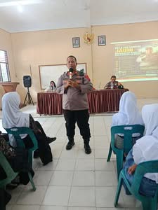 Polri Hadir di Sekolah, Sat Binmas Polres Langkat Edukasi Pelajar Cegah Pergaulan Bebas dan Gangguan Kamtibmas