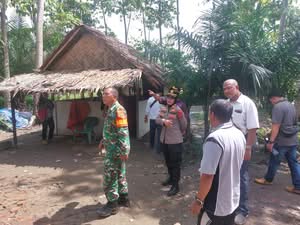 Polsek Binjai Gandeng TNI dan Kepala Desa Grebek Sarang Narkoba
