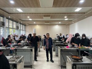 HUT ke-81 RI di SMKN 8 Medan Berlangsung Khidmat dan Meriah