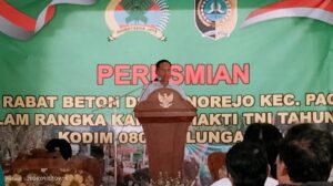 Plt. Bupati Ahmad Baharudin Resmikan Jalan Rabat Beton di Wonorejo