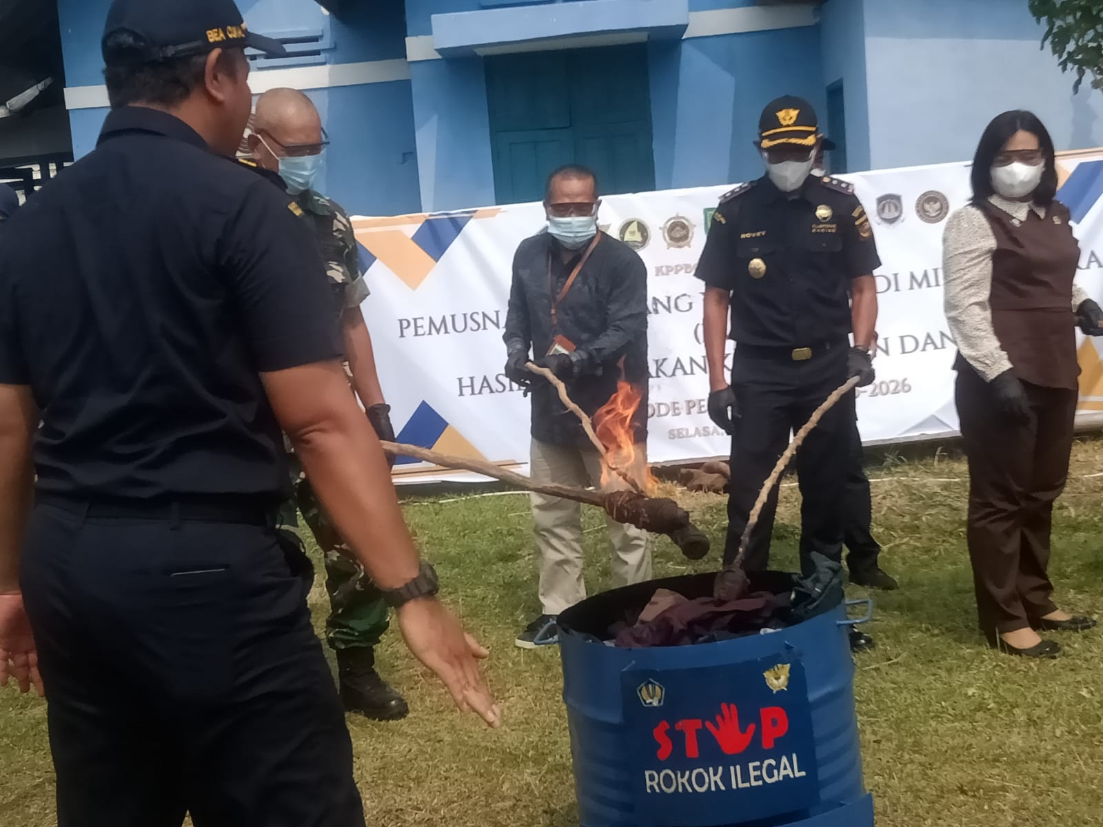 Bea Cukai Bengkalis Musnahkan Barang Ilegal Senilai Rp5,9 Miliar