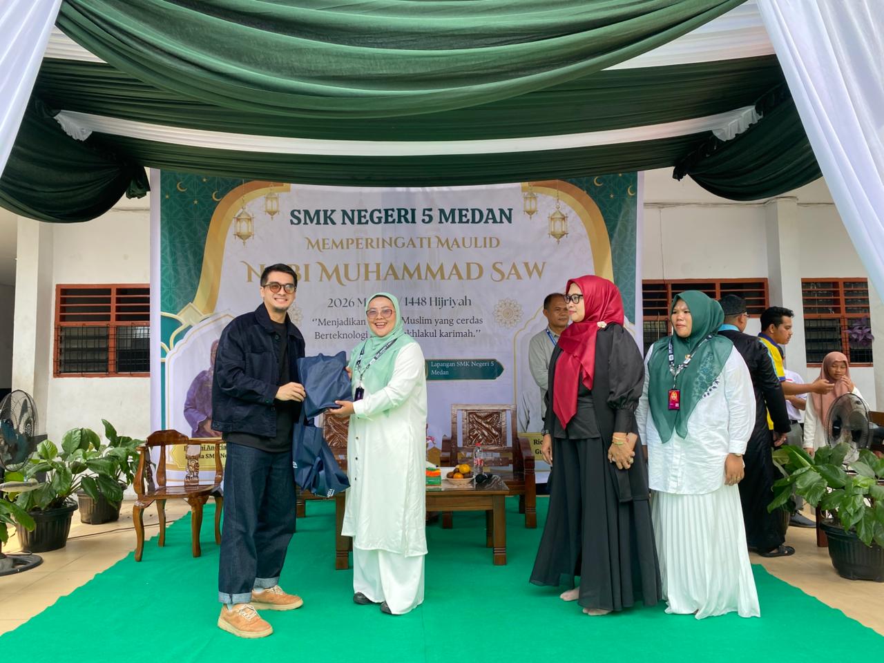 Ricky Harun Motivasi Siswa SMKN 5 Medan pada Peringatan Maulid Nabi Muhammad SAW