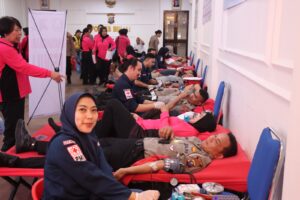 Sambut Hari Jadi Polwan Ke-78, Kapolres Binjai dan Ketua Bhayangkari Cabang Binjai Donorkan Darah untuk Kemanusiaan
