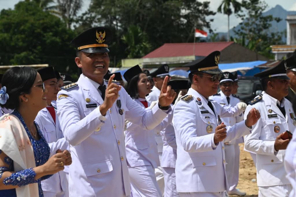 HUT ke-81 RI, Bupati Humbahas Sapa Warga di Tiga Kecamatan