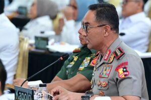 Perang Lawan Karhutla: BNPB Tebar Dry Ice, Polri Jerat 13 Korporasi dan Cabut Izin Perusahaan Nakal