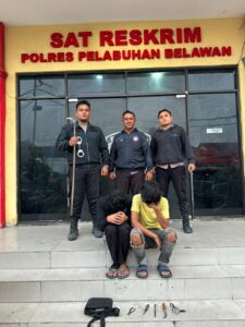 Tim Macan Belawan Bubarkan Tawuran di Mabar, Dua Pemuda Diamankan Bawa Sajam dan Knuckle