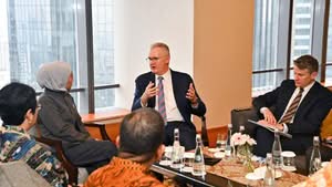 Gandeng Australia, Menkomdigi Meutya Hafid Paksa Platform Digital Ramah Anak