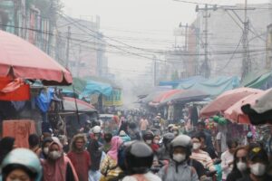 Palembang Dikepung Kabut Asap Pekat, Penerbangan Sempat Lumpuh dan Jarak Pandang Sisa 400 Meter